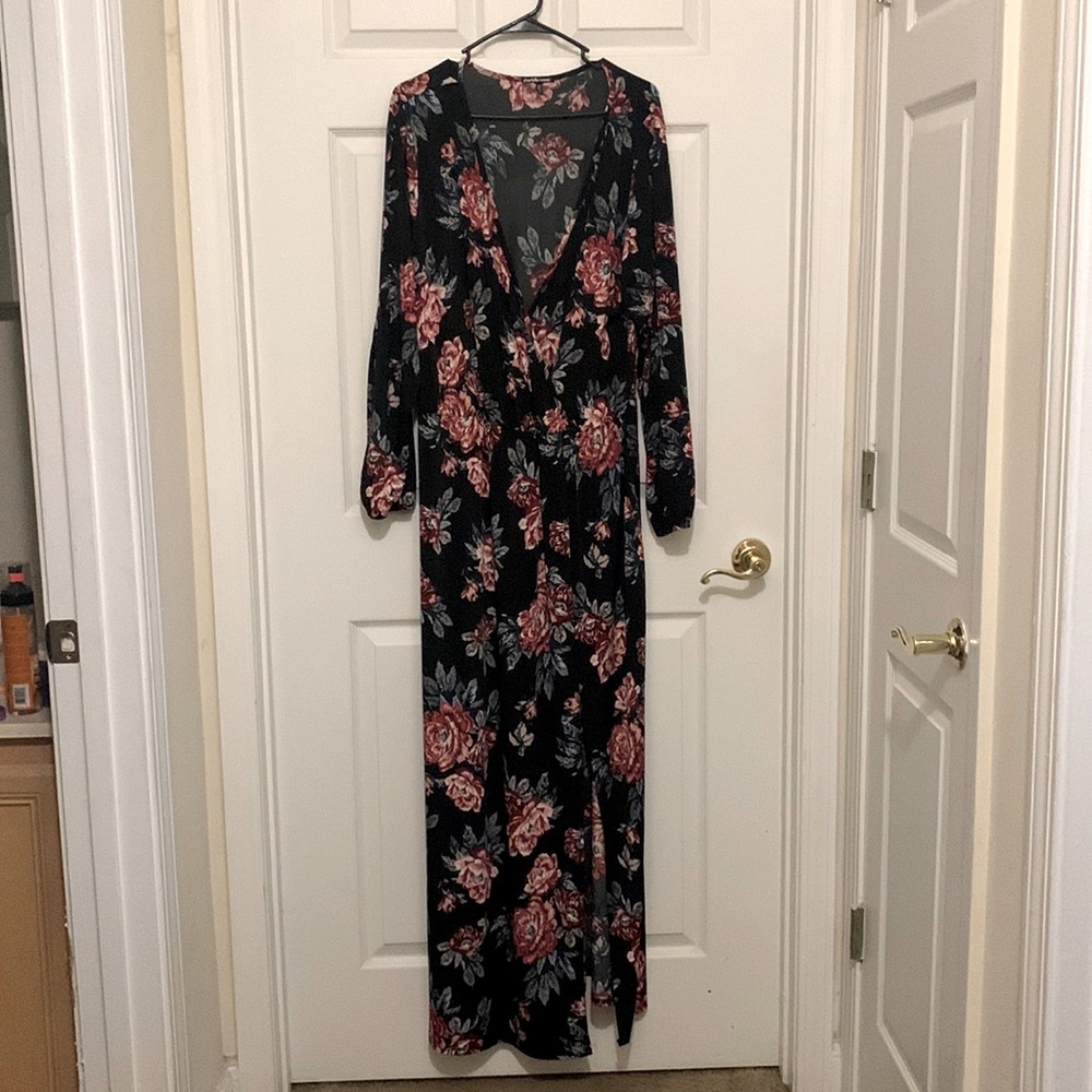 Charlotte Russe Plus size 3x Black floral faux wrap maxi arm slits & side split